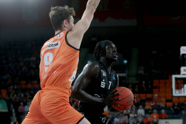 随着莫兰德 随着莫兰德